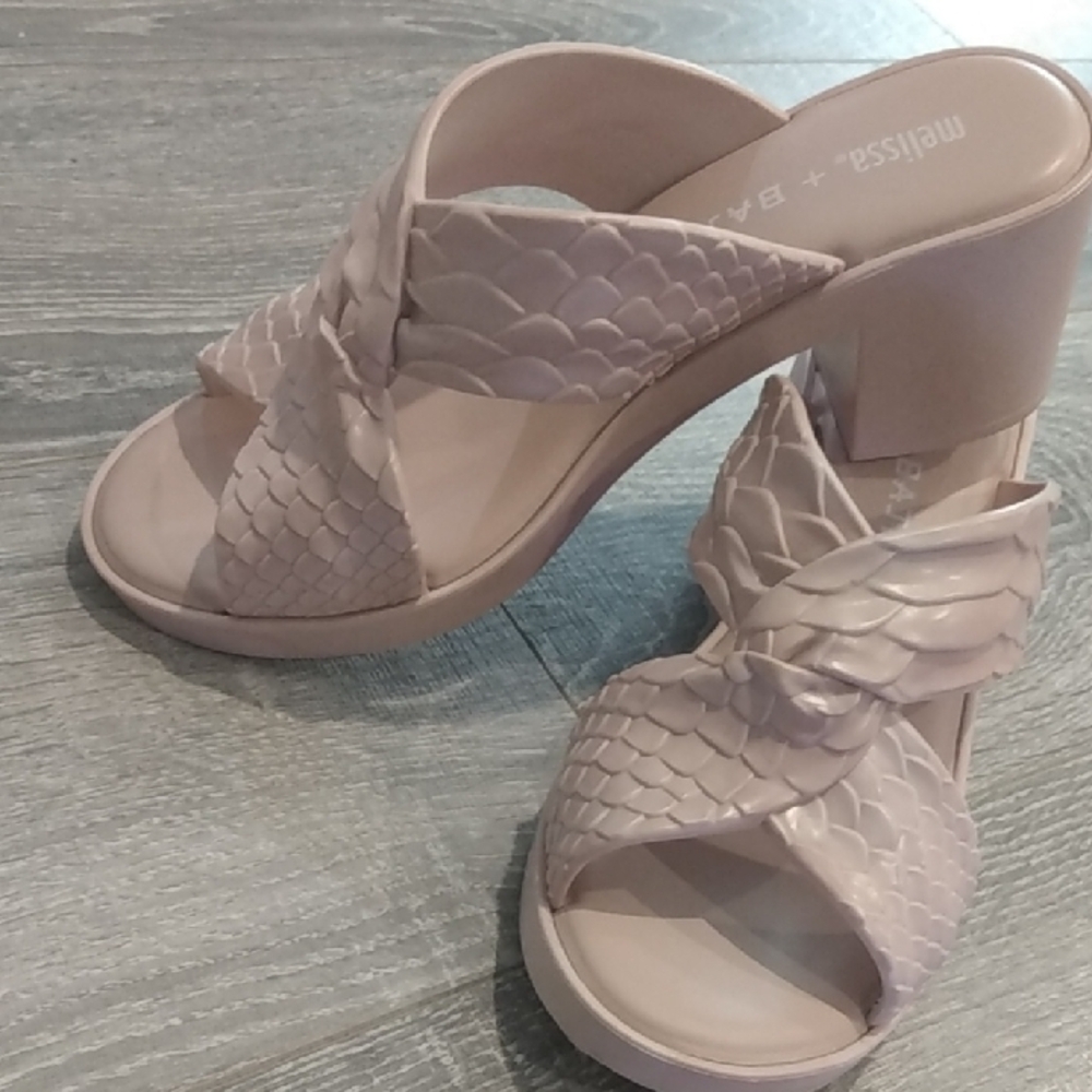 Melissa Pink Sandals with Twisted Knot Design